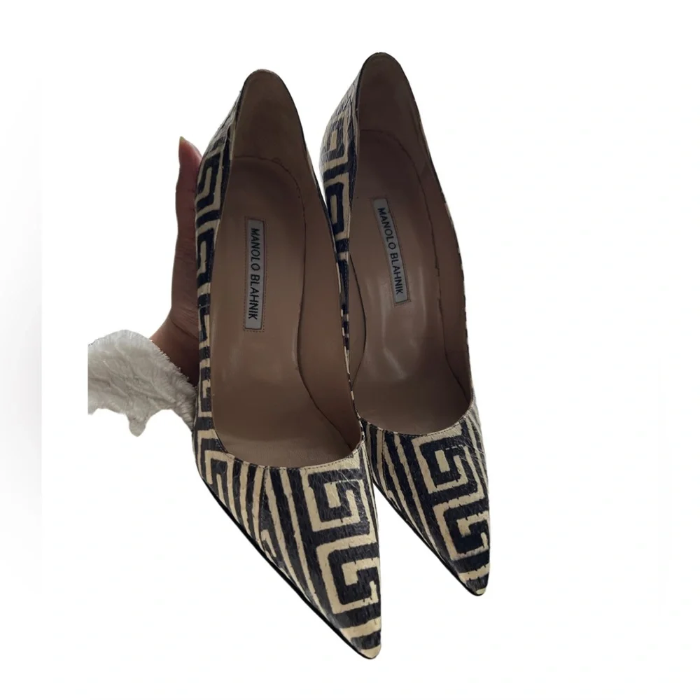 Manolo Blahnik - BB Printed Snake Pump, Black/White Size 38✨ - Picture 1 of 9